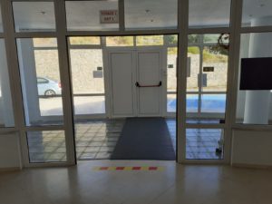 ΛΕΙΤΟΥΡΓΙΑ ΤΟΥ ΚΕΝΤΡΟΥ ΜΕ ΤΑ ΠΡΩΤΟΚΟΛΛΑ ΑΣΦΑΛΕΙΑΣ ΚΑΤΑ ΤΗΣ ΔΙΑΔΟΣΗΣ ΤΟΥ ΙOY COVID-19