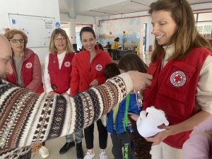 ΠΑΣΧΑΛΙΝΕΣ ΛΑΜΠΑΔΕΣ ΑΠΟ ΤΟΥΣ ΕΘΕΛΟΝΤΕΣ ΚΟΙΝΩΝΙΚΗΣ ΠΡΟΝΟΙΑΣ  ΤΟΥ ΕΛΛΗΝΙΚΟΥ ΕΡΥΘΡΟΥ ΣΤΑΥΡΟΥ ΗΡΑΚΛΕΙΟΥ 11-04-2025