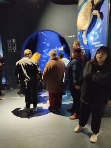 ΕΚΠΑΙΔΕΥΤΙΚΗ ΕΠΙΣΚΕΨΗ ΚΑΙ ΞΕΝΑΓΗΣΗ ΣΤΟΝ &#8220;ΘΑΛΑΣΣΟΚΟΣΜΟ&#8221; ΚΡΗΤΗΣ 30-04-2025