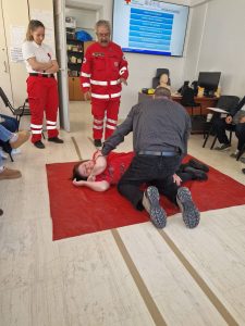 ΕΚΠΑΙΔΕΥΣΗ ΑΠΟ ΤΟΝ ΤΟΜΕΑ ΗΡΑΚΛΕΙΟΥ ΤΩΝ ΕΘΕΛΟΝΤΩΝ ΣΑΜΑΡΕΙΤΩΝ, ΔΙΑΣΩΣΤΩΝ &#038; ΝΑΥΑΓΟΣΩΣΤΩΝ ΤΟΥ Ε.Ε.Σ. 04-05-2025 Ελληνικού Ερυθρού Σταυρού